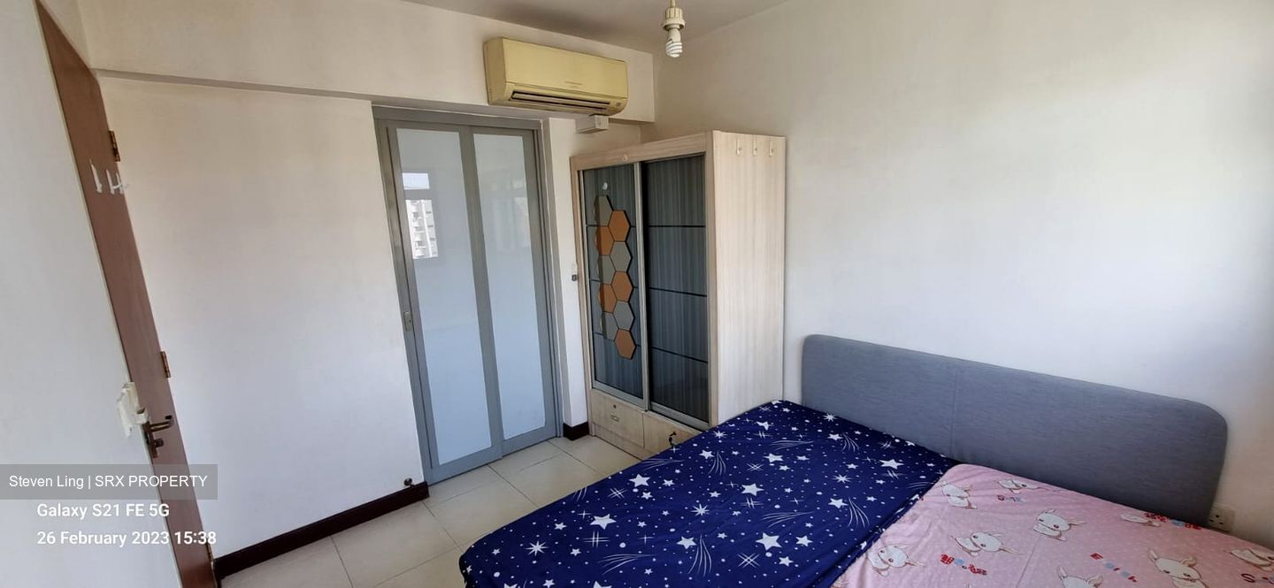 Jurong East Street 32 thumbnail photo